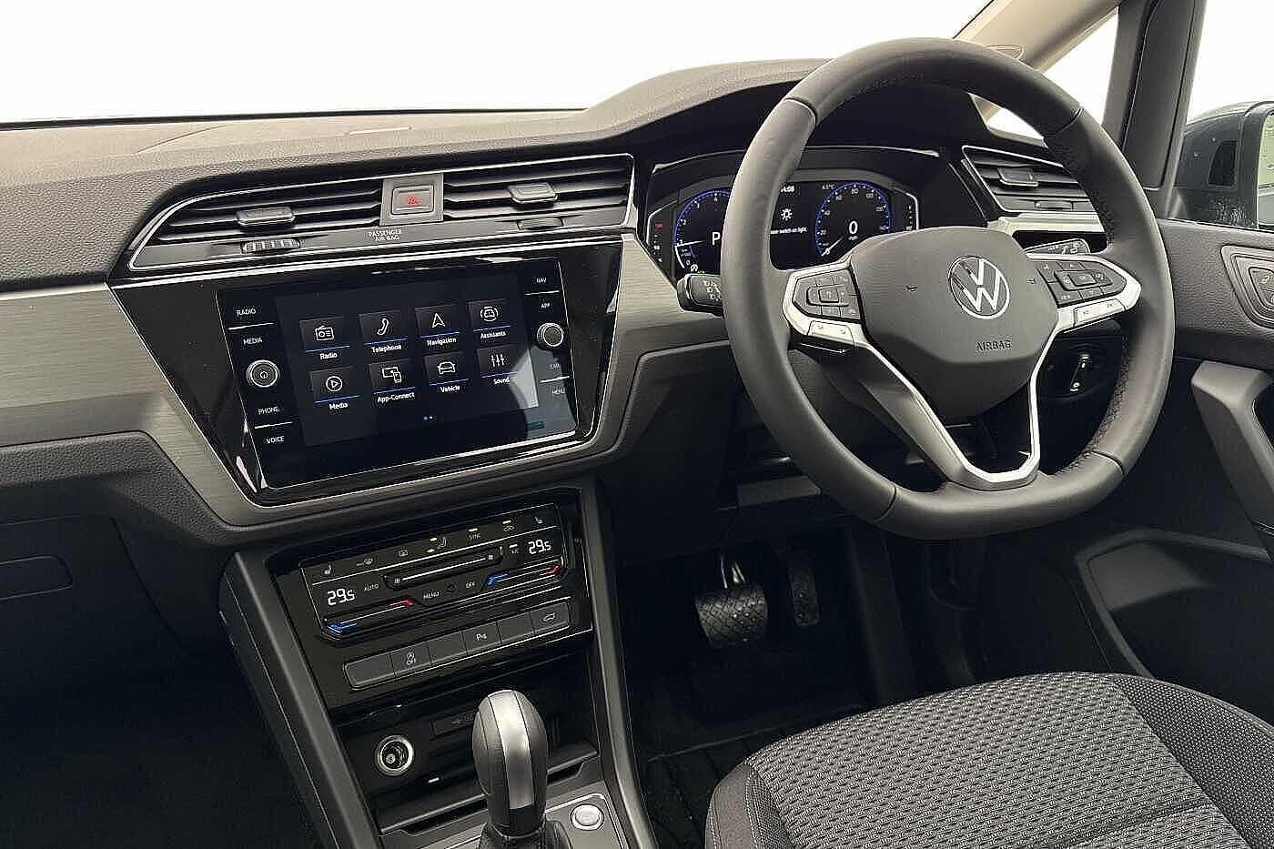 Used Volkswagen Touran 2025 for sale - 77520226: Photo 2