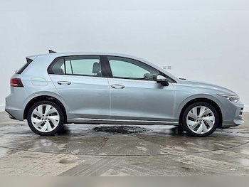 Used Volkswagen Golf 2025 for sale - 78043454: Photo