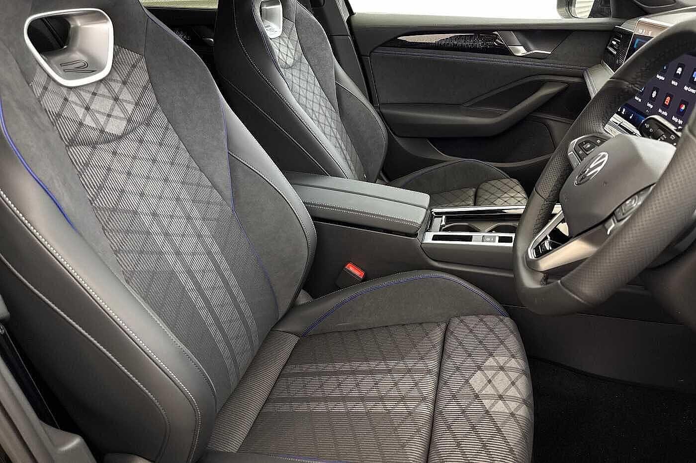 Used Volkswagen Passat 2025 for sale - 77152653: Photo 11