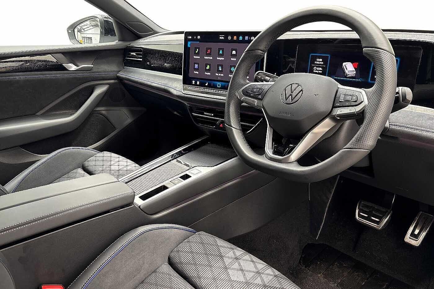 Used Volkswagen Passat 2025 for sale - 76884009: Photo 7