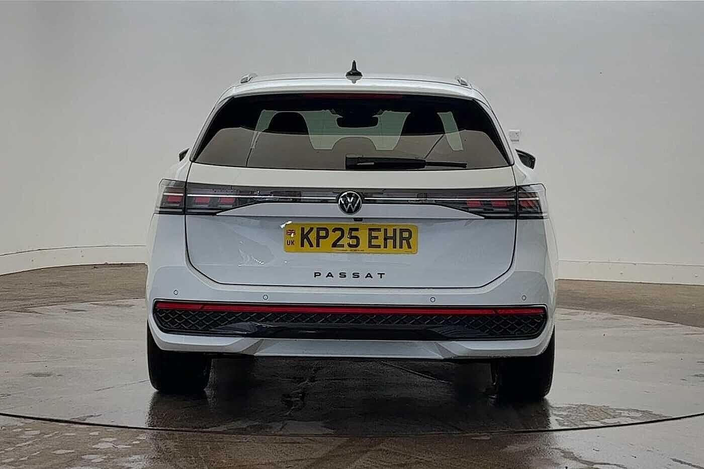 Used Volkswagen Passat 2025 for sale - 76884009: Photo 9