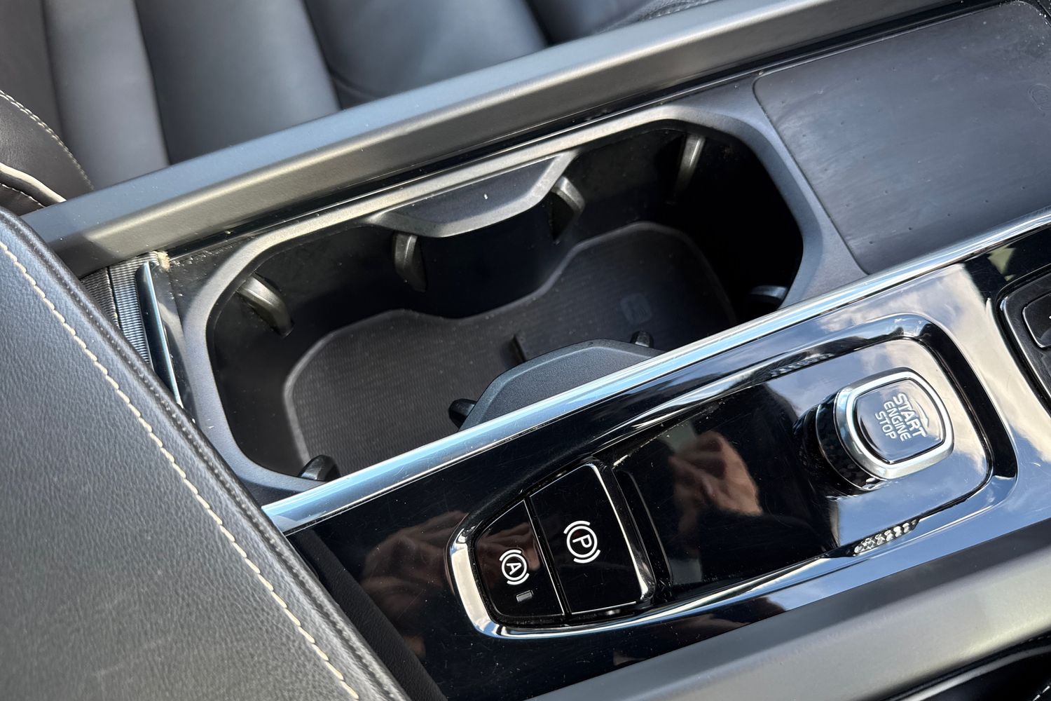 Used Volvo XC60 2022 for sale - 76435909: Photo 44