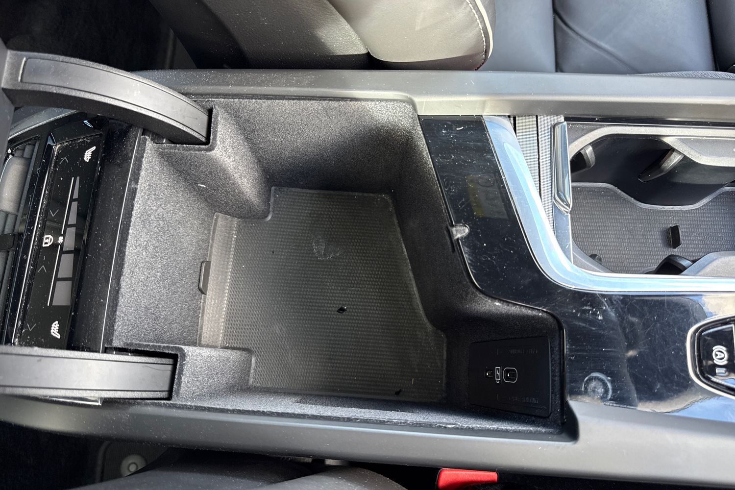 Used Volvo XC60 2022 for sale - 76435909: Photo 45