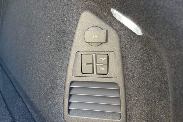 Used Volkswagen Touareg 2024 for sale - 72285142: Photo 28