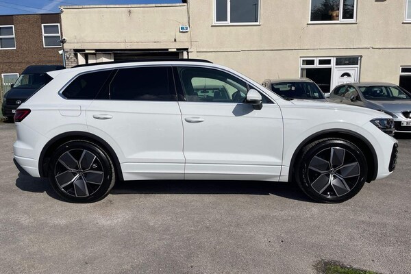 Used Volkswagen Touareg 2024 for sale - 72285142: Photo 3
