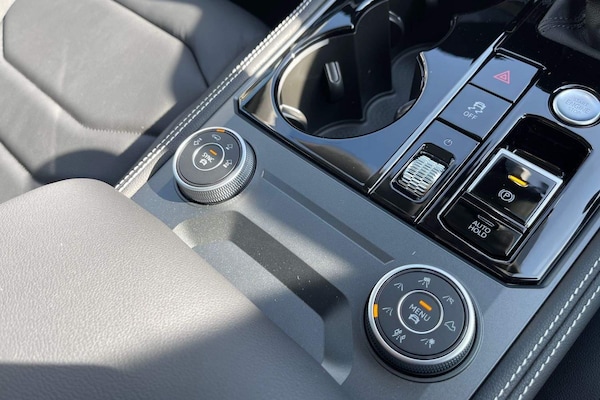 Used Volkswagen Touareg 2024 for sale - 72285142: Photo 41