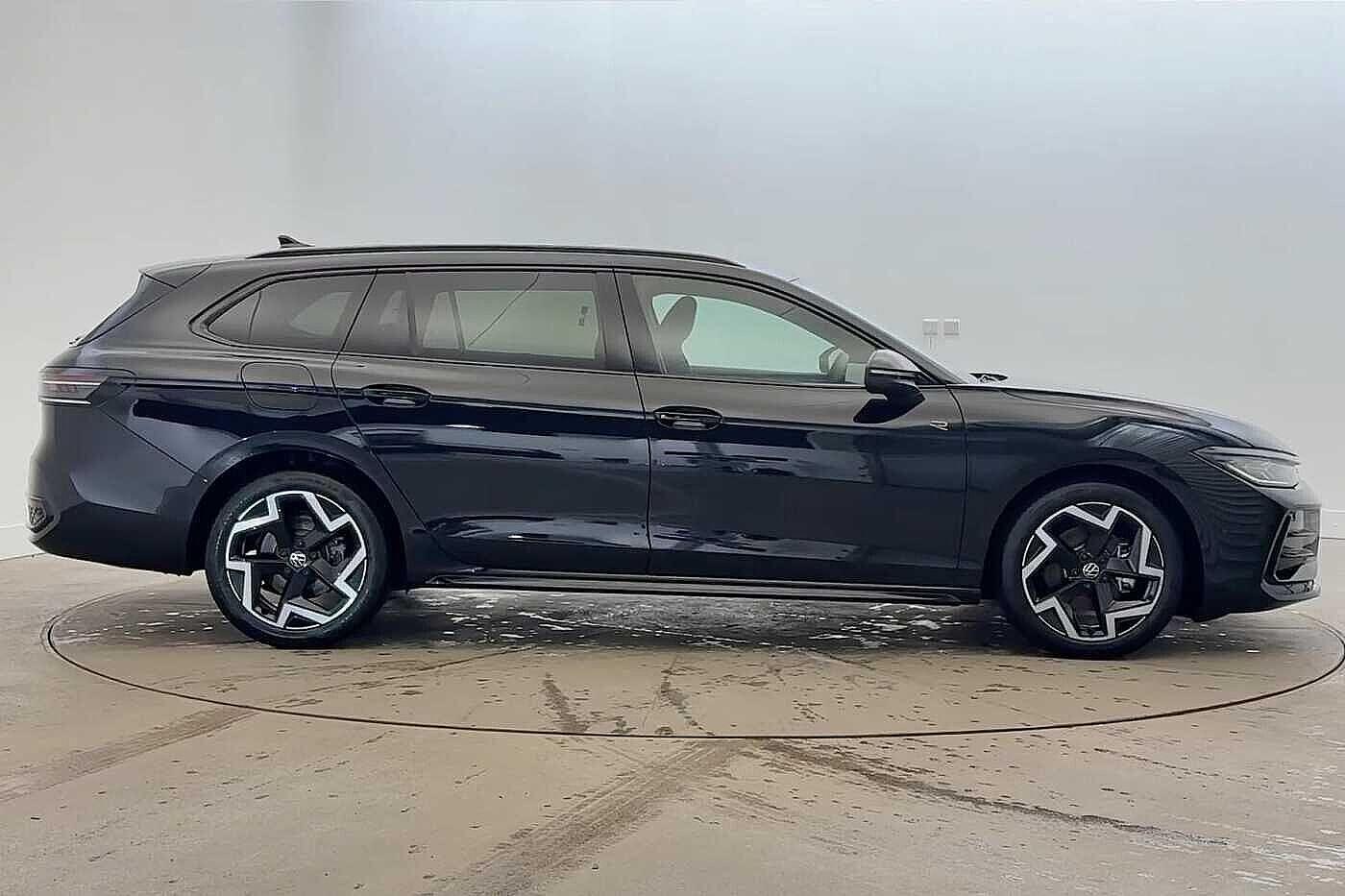 Used Volkswagen Passat 2025 for sale - 77348480: Photo 4