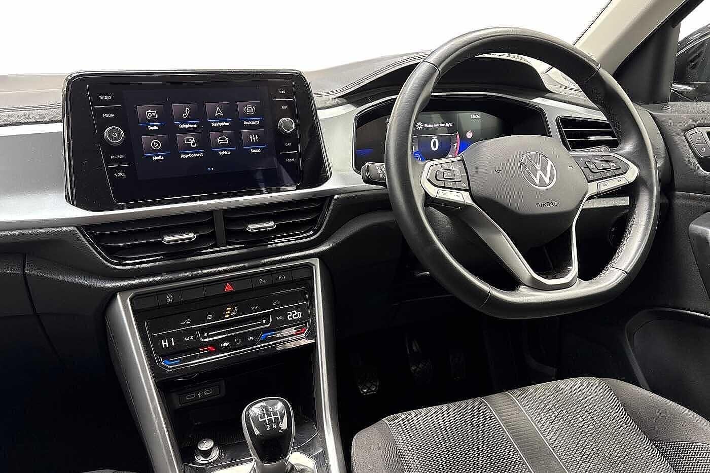 Used Volkswagen T-Roc 2024 for sale - 76934337: Photo 2