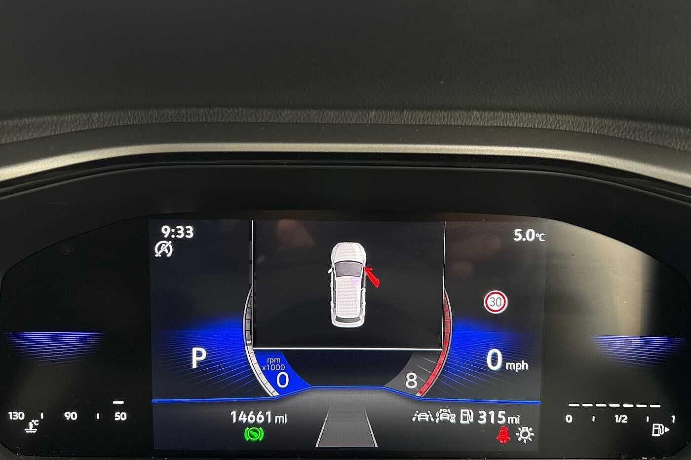 Used Volkswagen T-Roc 2025 for sale - 77666337: Photo 11