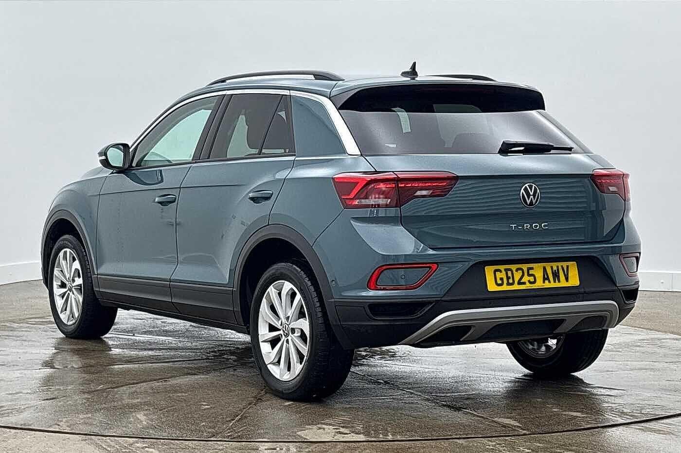 Used Volkswagen T-Roc 2025 for sale - 77666337: Photo 3