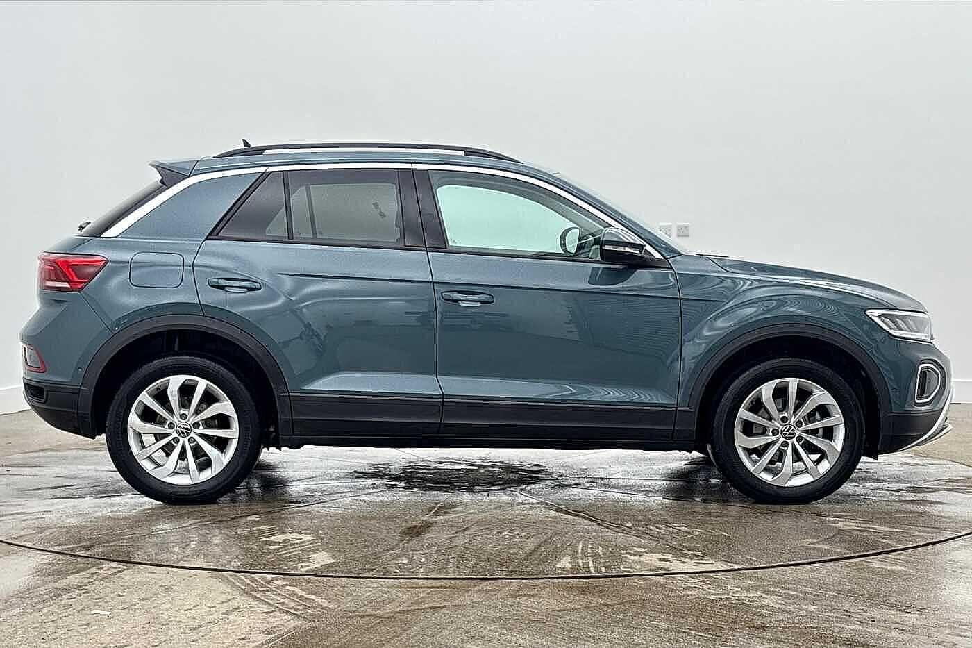 Used Volkswagen T-Roc 2025 for sale - 77666337: Photo 4