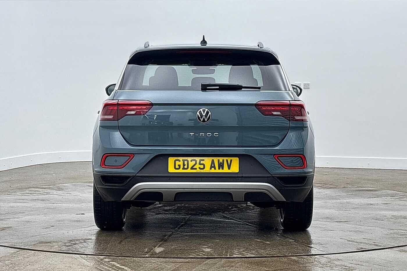 Used Volkswagen T-Roc 2025 for sale - 77666337: Photo 8