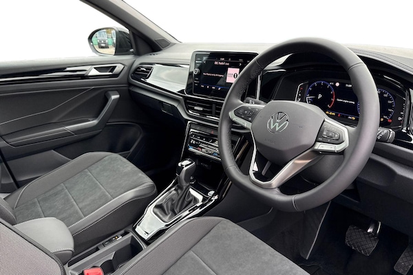 Used Volkswagen T-Roc 2025 for sale - 76300380: Photo 13