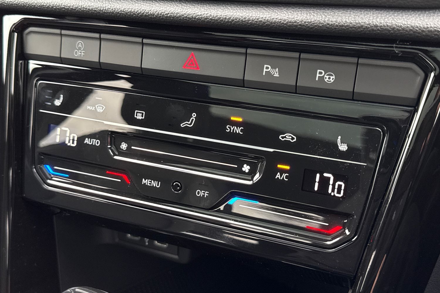 Used Volkswagen T-Roc 2025 for sale - 76300380: Photo 21