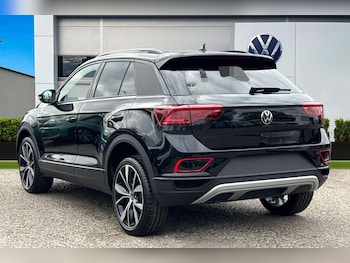 Used Volkswagen T-Roc 2025 for sale - 76300380: Photo 2