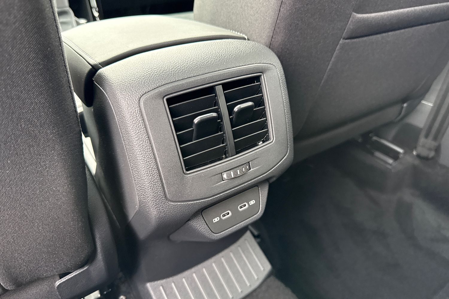 Used Volkswagen T-Roc 2025 for sale - 76300380: Photo 34