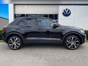 Used Volkswagen T-Roc 2025 for sale - 76300380: Photo 3