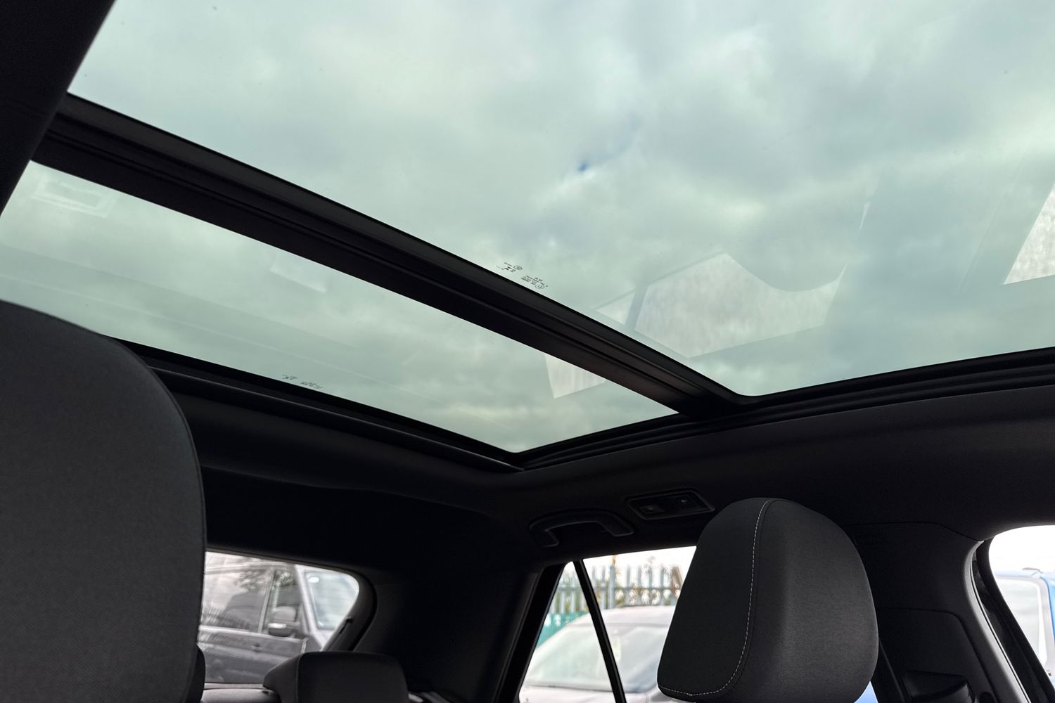 Used Volkswagen T-Roc 2025 for sale - 76300380: Photo 43