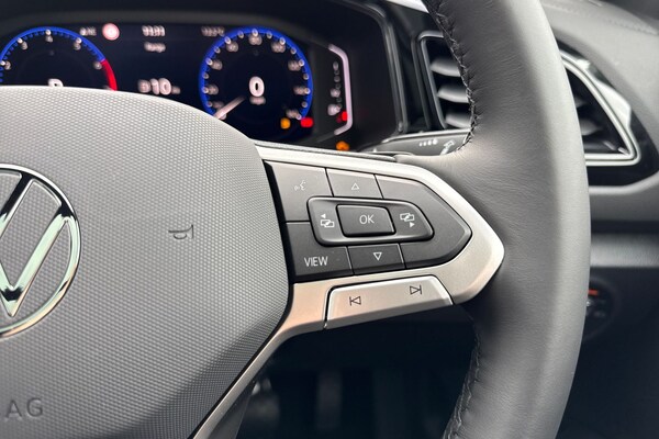 Used Volkswagen T-Roc 2025 for sale - 76300380: Photo 45