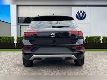 Used Volkswagen T-Roc 2025 for sale - 76300380: Photo 4