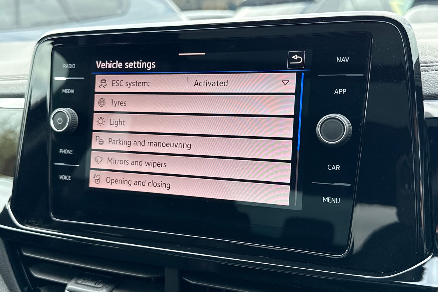 Used Volkswagen T-Roc 2025 for sale - 76300380: Photo 52