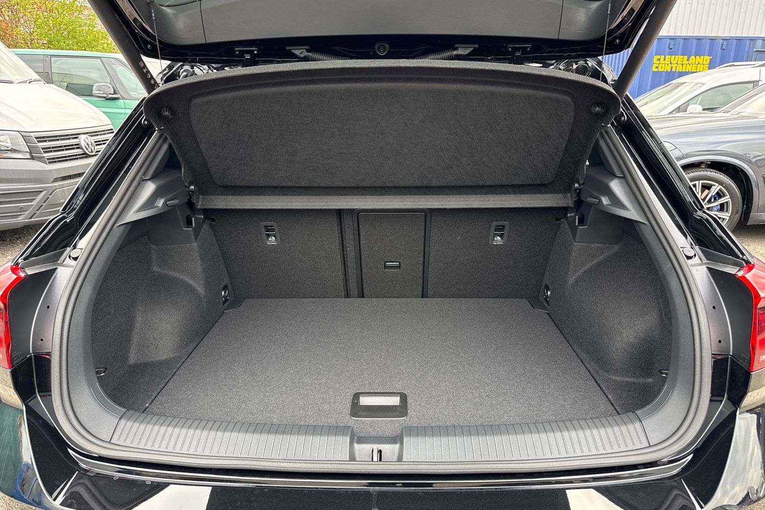 Used Volkswagen T-Roc 2025 for sale - 76300380: Photo 6