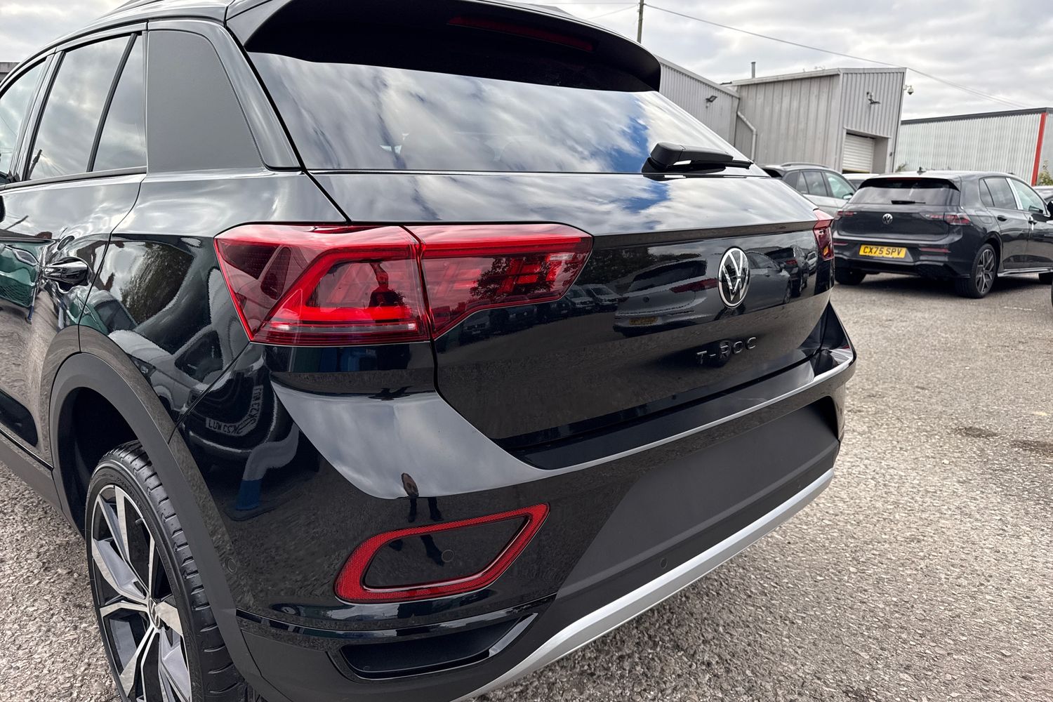 Used Volkswagen T-Roc 2025 for sale - 76300380: Photo 7