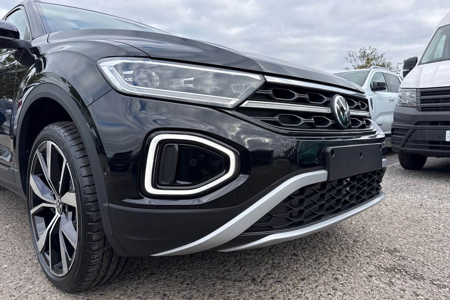 Used Volkswagen T-Roc 2025 for sale - 76300380: Photo 8