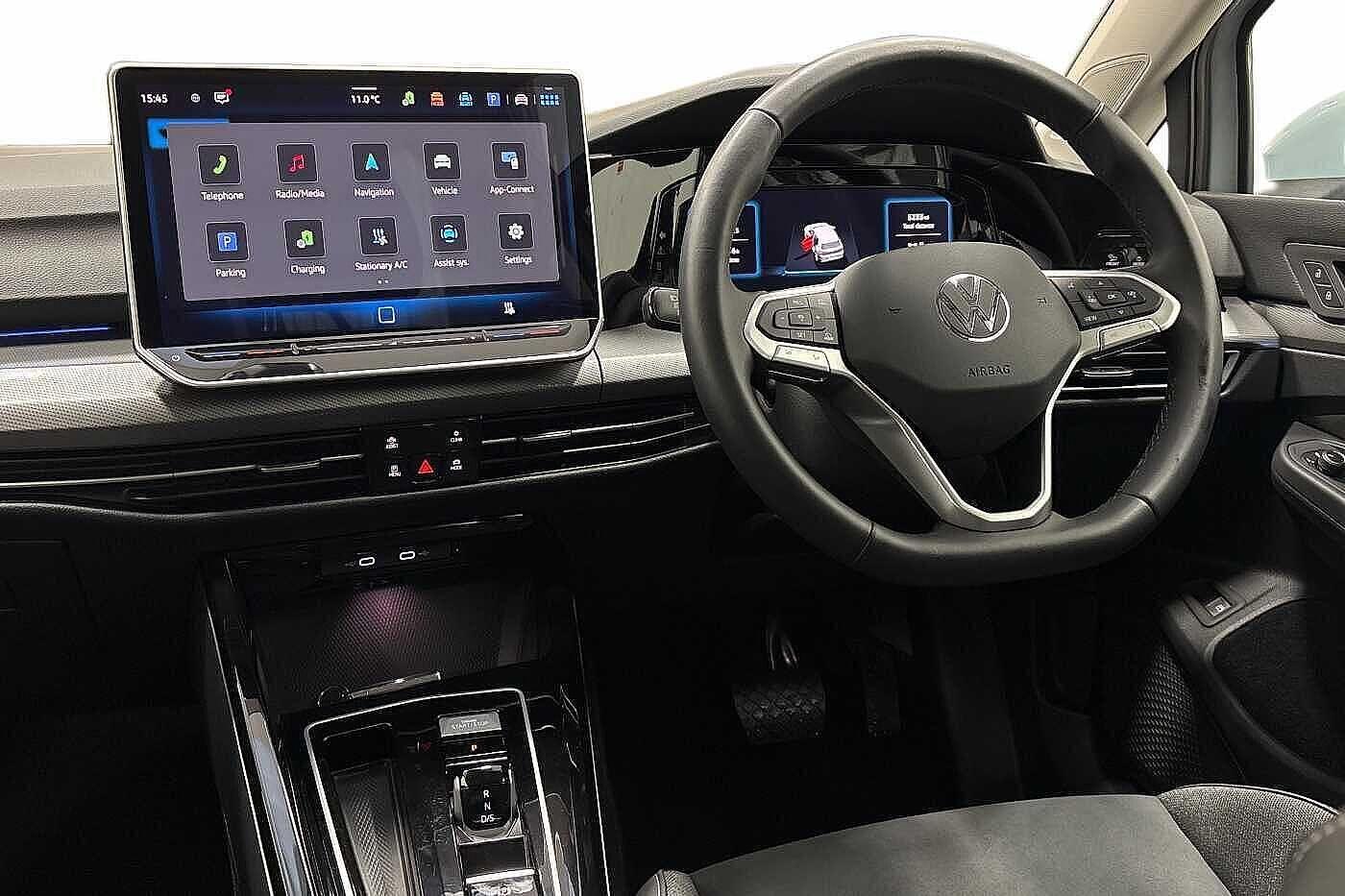 Used Volkswagen Golf 2025 for sale - 76805251: Photo 2