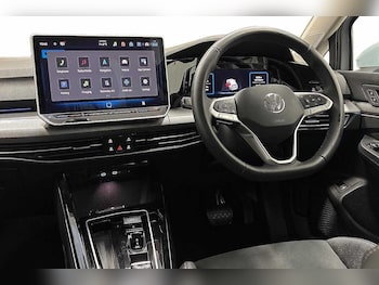 Used Volkswagen Golf 2025 for sale - 76805251: Photo