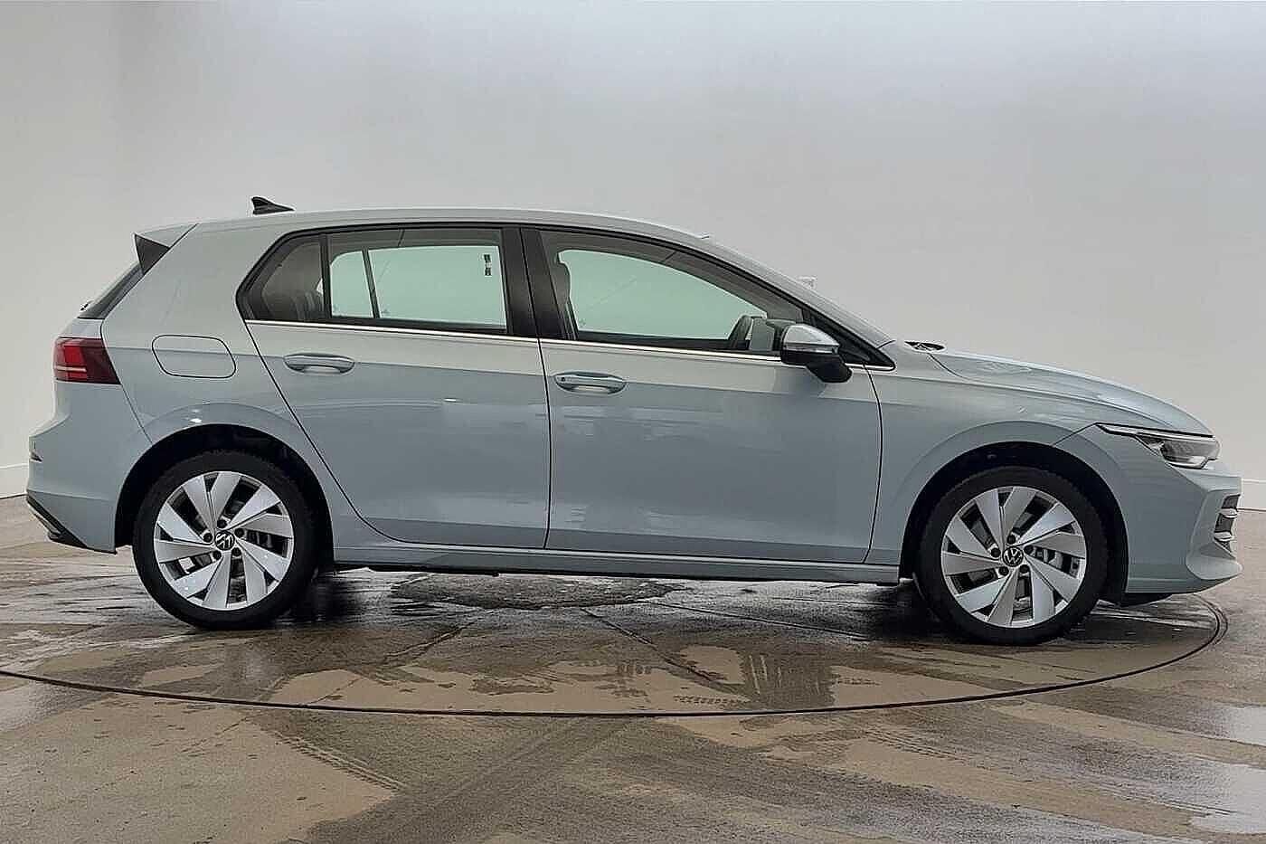 Used Volkswagen Golf 2025 for sale - 76805251: Photo 4