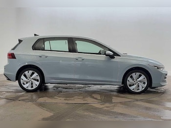 Used Volkswagen Golf 2025 for sale - 76805251: Photo
