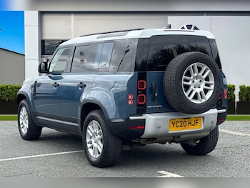 Used Land Rover Defender 2020 for sale - 76236829: Photo 2