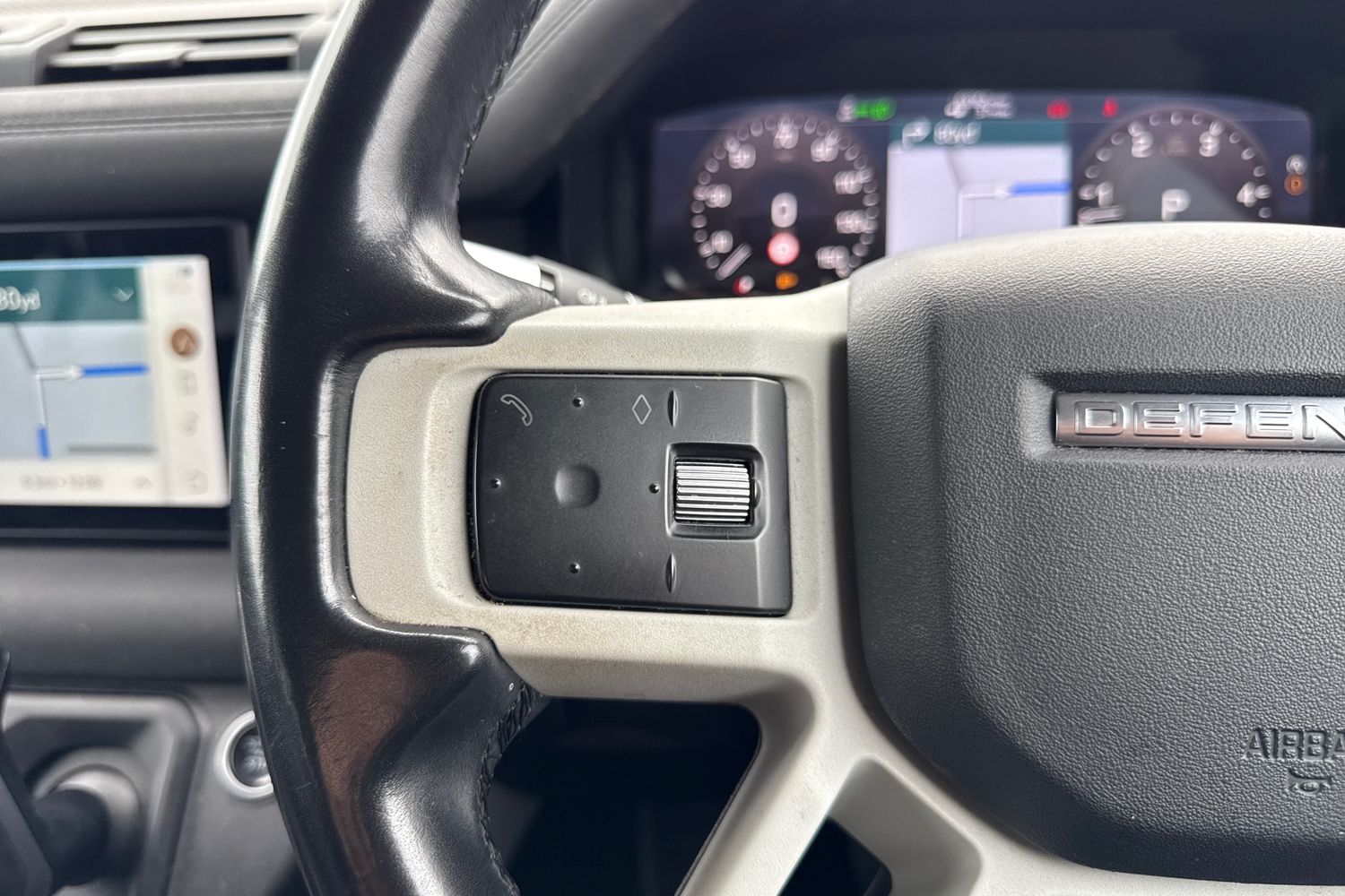 Used Land Rover Defender 110 2020 for sale - 76236829: Photo 42