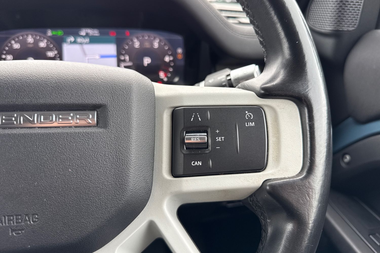 Used Land Rover Defender 110 2020 for sale - 76236829: Photo 43