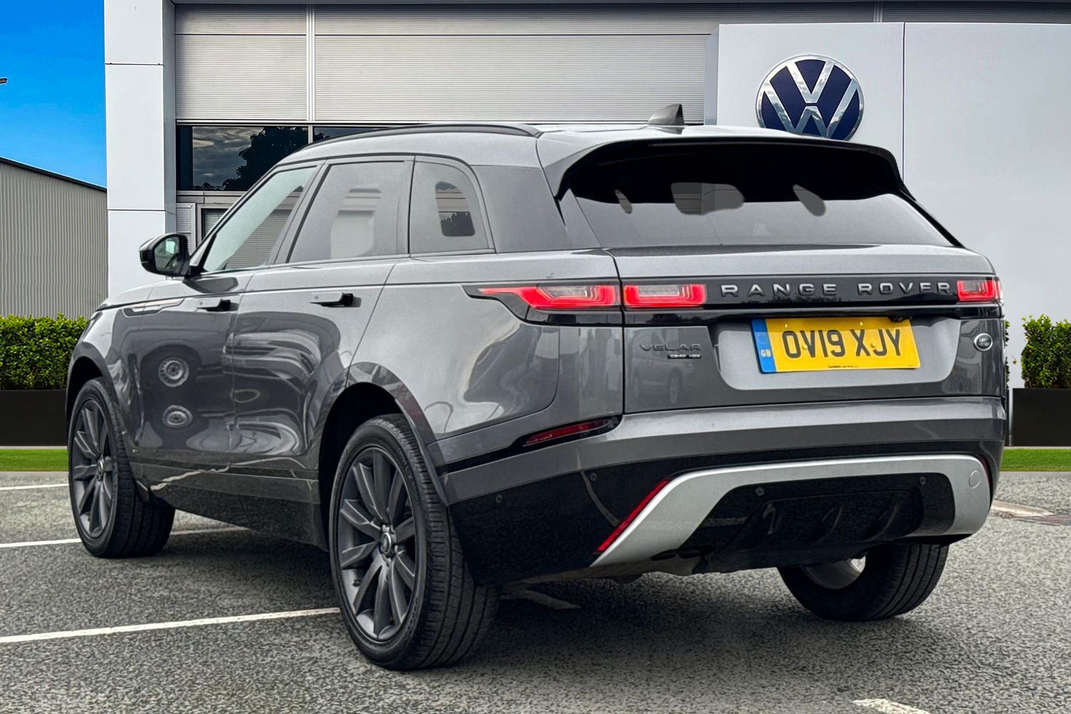 Used Land Rover Range Rover Velar 2019 for sale - 76469269: Photo 2