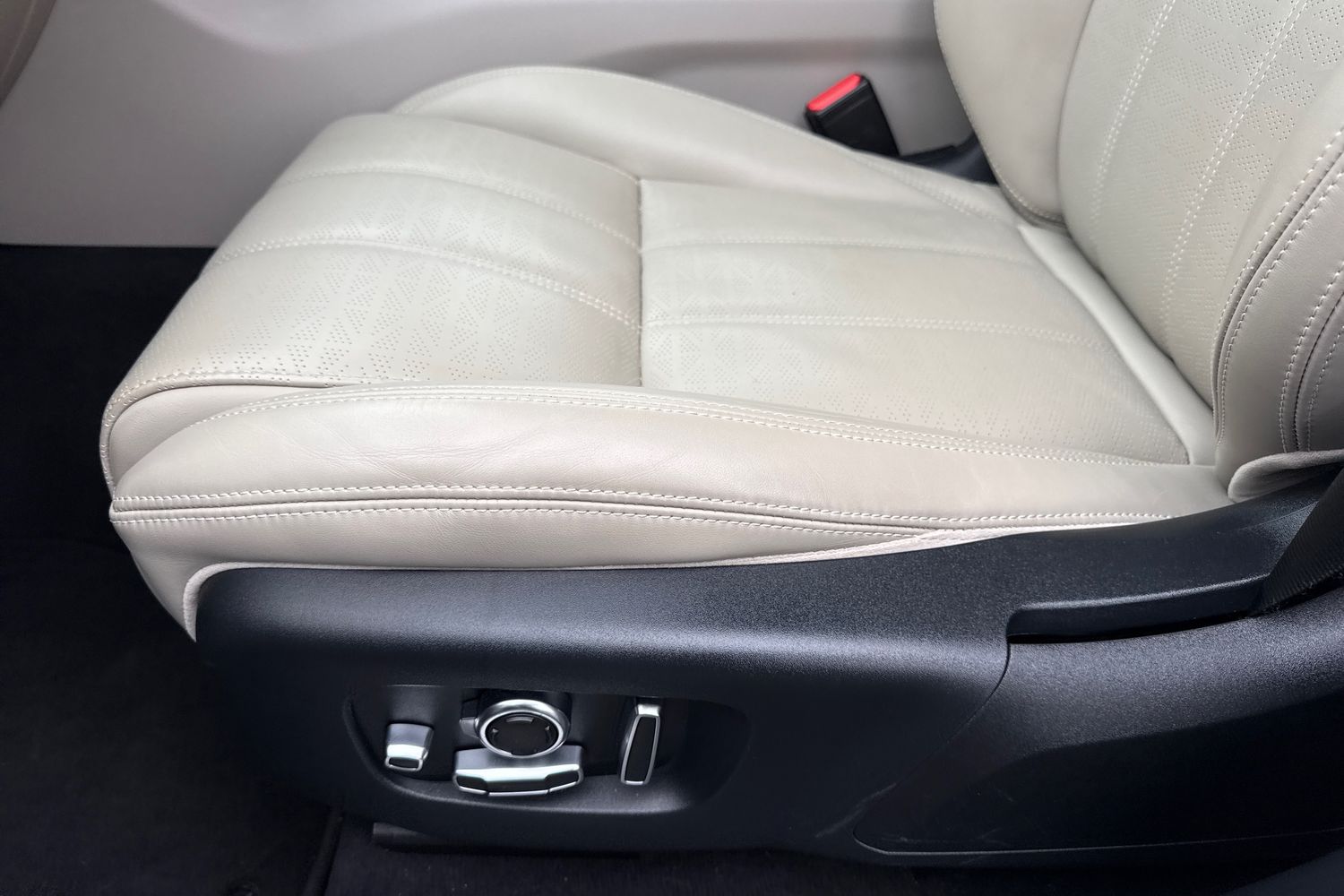 Used Land Rover Range Rover Velar 2019 for sale - 76469269: Photo 38