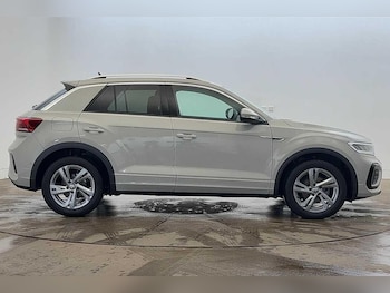 Used Volkswagen T-Roc 2025 for sale - 76697650: Photo