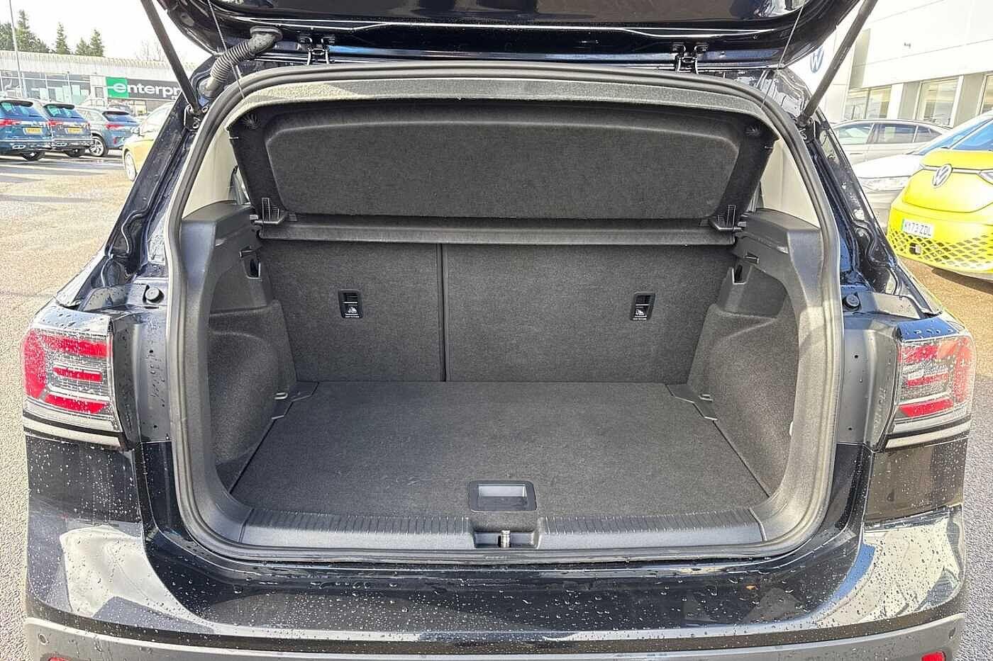 Used Volkswagen T-Cross 2024 for sale - 76395379: Photo 10