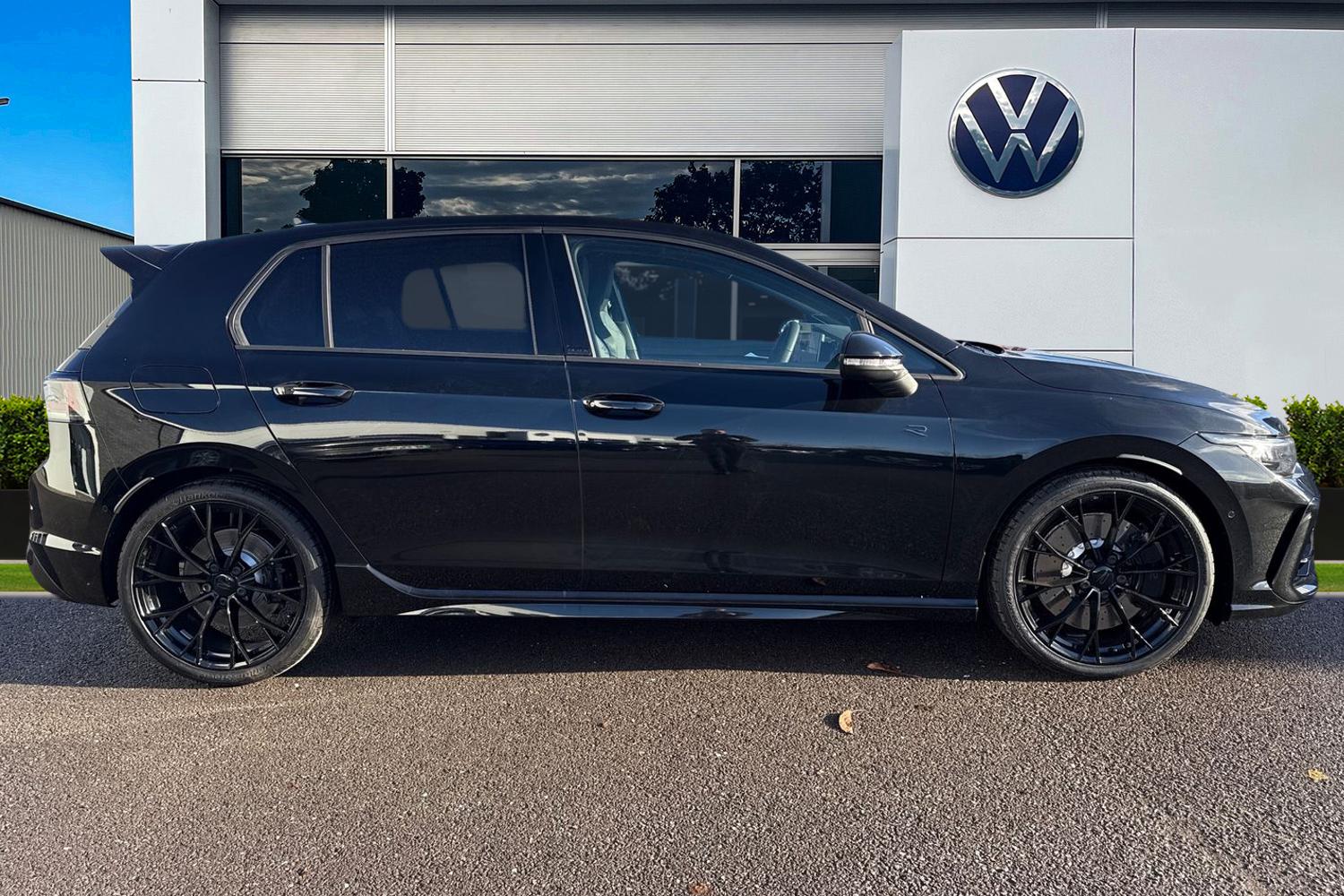 Used Volkswagen Golf 2025 for sale - 76782987: Photo 3