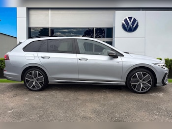 Used Volkswagen Golf 2025 for sale - 77037317: Photo