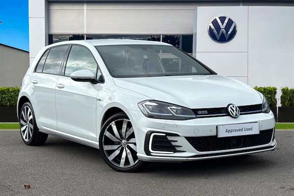 Used Volkswagen Golf 2017 for sale - 76148942: Photo 1