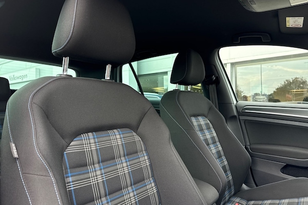 Used Volkswagen Golf 2017 for sale - 76148942: Photo 24