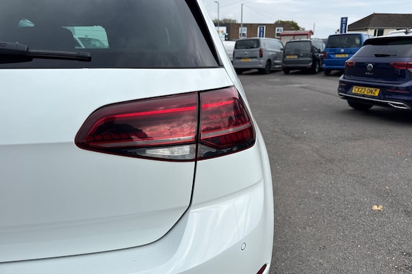 Used Volkswagen Golf 2017 for sale - 76148942: Photo 26