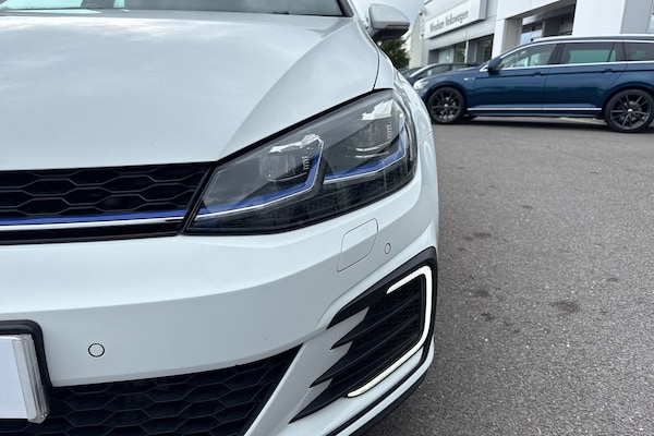 Used Volkswagen Golf 2017 for sale - 76148942: Photo 32