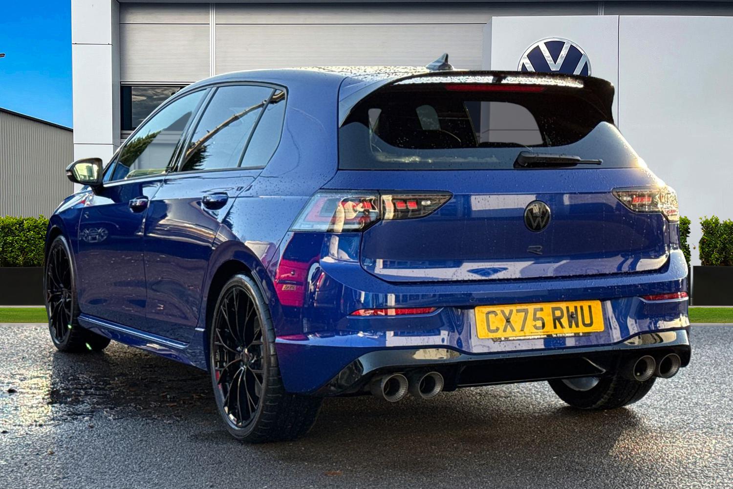 Used Volkswagen Golf 2025 for sale - 76750792: Photo 2