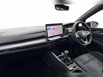 Used Volkswagen Golf 2024 for sale - 76641743: Photo