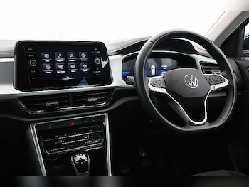 Used Volkswagen T-Roc 2022 for sale - 77014036: Photo