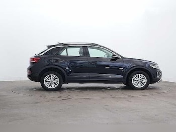 Used Volkswagen T-Roc 2022 for sale - 77014036: Photo