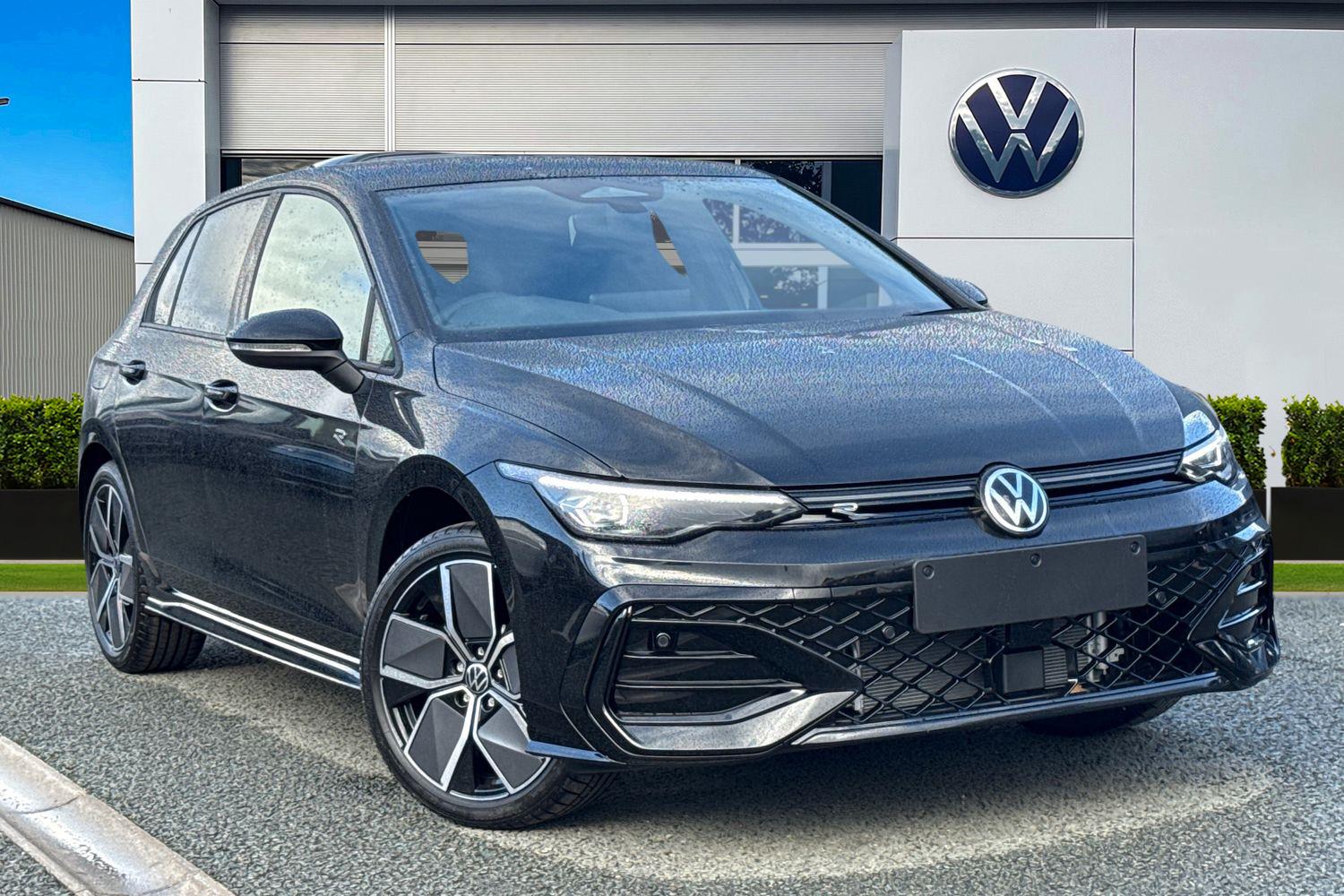Used Volkswagen Golf 2025 for sale - 76353140: Photo 1